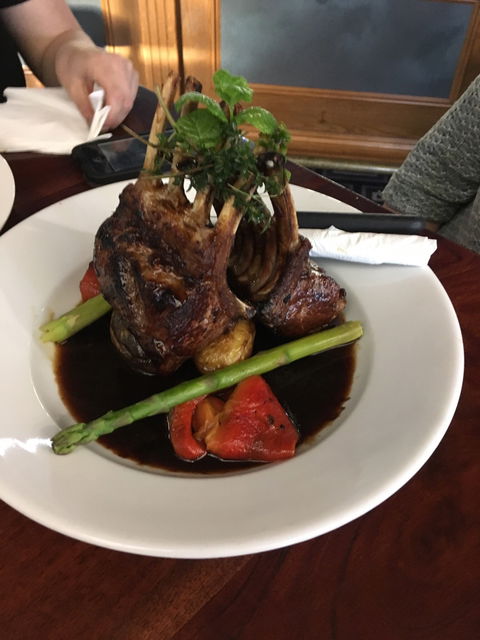 Trafalgars Hotel - E Caravan Parks 13