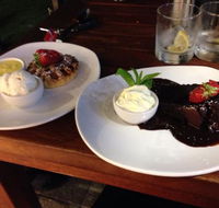 Waters Edge Cafe  Restaurant - E Caravan Parks