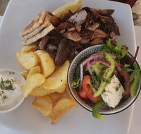 Yanni's Taverna - E Caravan Parks