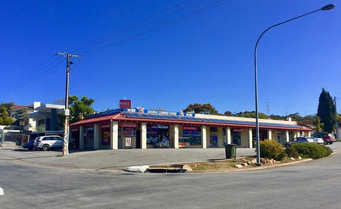 Double Corner Store - E Caravan Parks 0