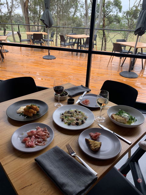 Lot 100 - E Caravan Parks 10