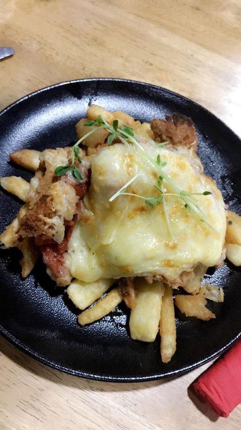Sue's Cafe And Takeaway - E Caravan Parks 6