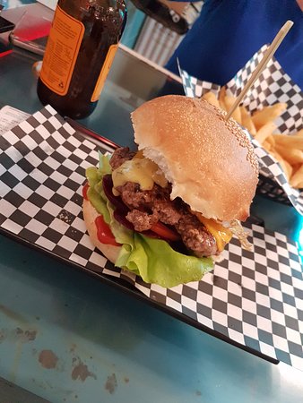Kustom Burgers - E Caravan Parks 0