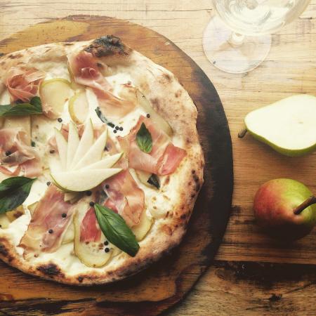 Woodfire Cafe Pizzieria - E Caravan Parks 0