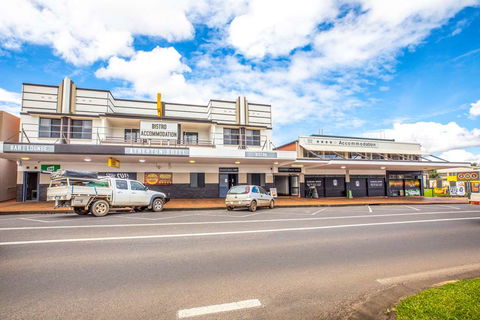 Atherton Hotel - E Caravan Parks 0