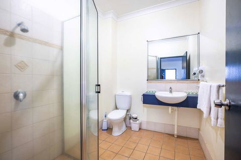 Atherton Hotel - E Caravan Parks 3