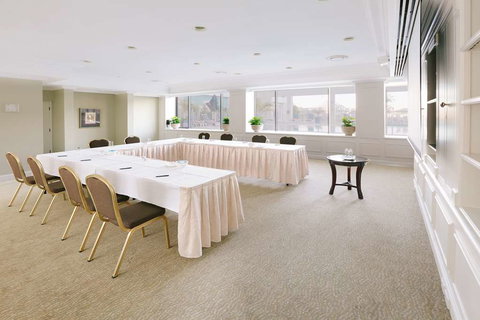 The Stamford Plaza Brisbane - E Caravan Parks 8