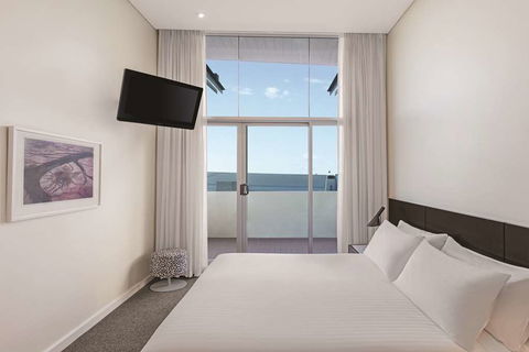 Adina Apartment Hotel Perth - E Caravan Parks 5