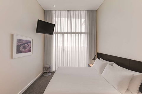 Adina Apartment Hotel Perth - E Caravan Parks 10