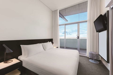 Adina Apartment Hotel Perth - E Caravan Parks 11