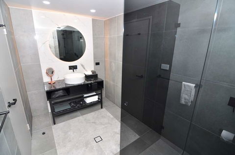 Deco Hotel - E Caravan Parks 2