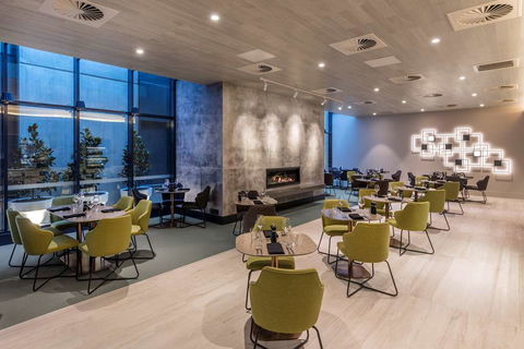 Deco Hotel - E Caravan Parks 4