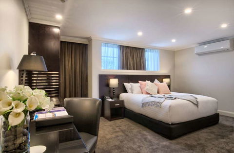 Canberra Rex Hotel - E Caravan Parks 8