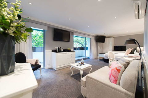 Canberra Rex Hotel - E Caravan Parks 13