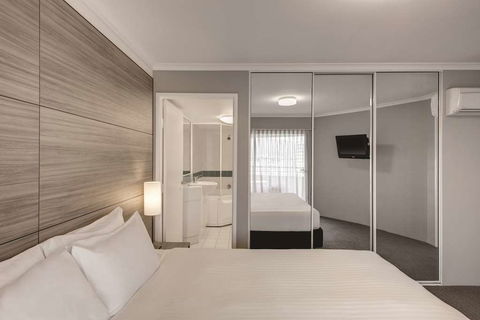 Adina Serviced Apartments James Court - E Caravan Parks 10