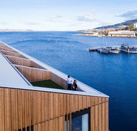 Macq 01 Hotel - E Caravan Parks