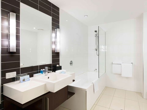 Novotel Brisbane Airport - E Caravan Parks 6