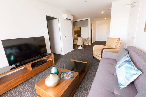 Adelaide Dress Circle Apartments - E Caravan Parks 7