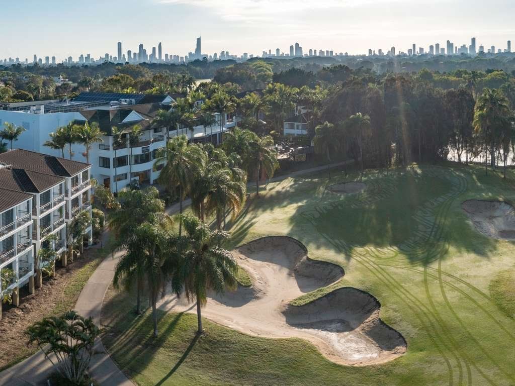 Highland Park QLD E Caravan Parks