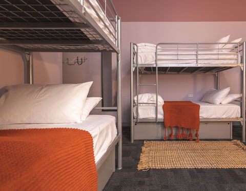 United Backpackers - E Caravan Parks 5