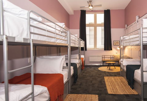 United Backpackers - E Caravan Parks 9