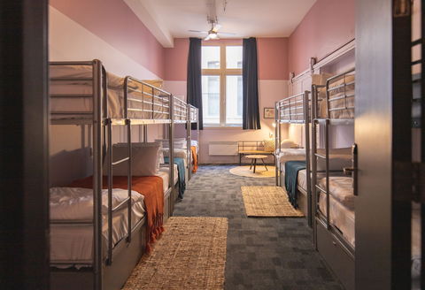 United Backpackers - E Caravan Parks 11