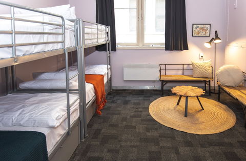 United Backpackers - E Caravan Parks 12