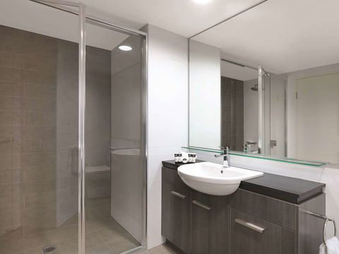 Adina Apartment Hotel Sydney Airport - E Caravan Parks 11