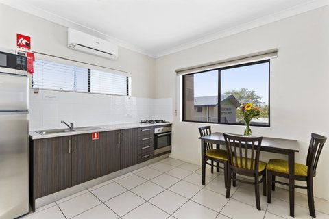 Blackwater Central Motel - E Caravan Parks 7