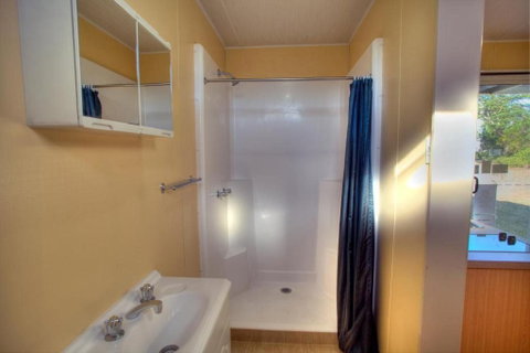 Discovery Parks Blackwater - E Caravan Parks 4