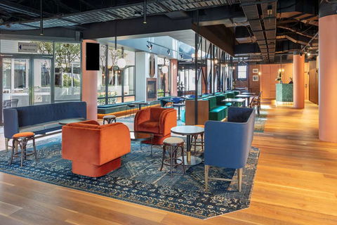 Amora Hotel Riverwalk Melbourne - E Caravan Parks 3