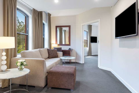 Amora Hotel Riverwalk Melbourne - E Caravan Parks 12