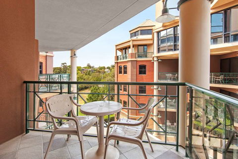 Amora Hotel Riverwalk Melbourne - E Caravan Parks 16