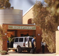 Mud Hut Motel - E Caravan Parks