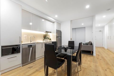 Astra Apartments Newcastle - E Caravan Parks 2