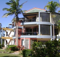 Como Noosa Luxury Riverside Apartments - E Caravan Parks