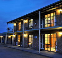 Statesman Motor Inn - E Caravan Parks