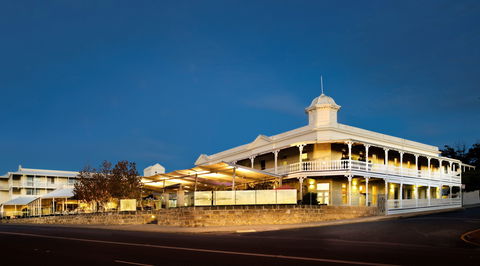 Tradewinds Hotel - E Caravan Parks 0