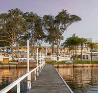 The Beachcomber Hotel  Resort - E Caravan Parks