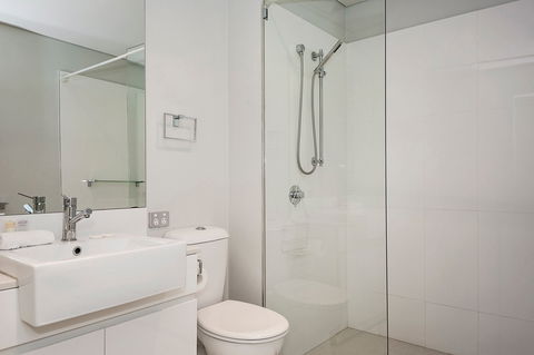 Astra Apartments Perth - E Caravan Parks 2