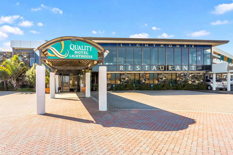 Quality Hotel Lighthouse - E Caravan Parks 1
