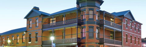 Ikon Hotel - E Caravan Parks 1