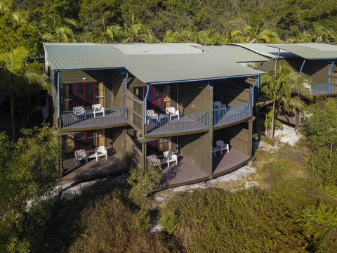 Mercure Kingfisher Bay Resort - E Caravan Parks 1