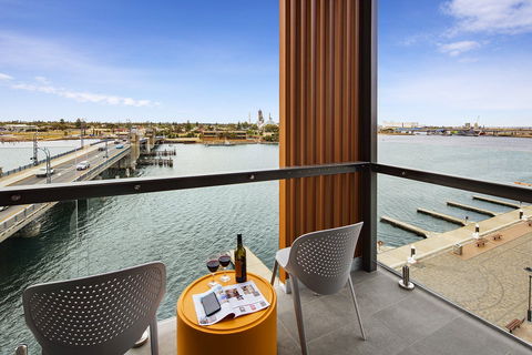 Quest Port Adelaide - E Caravan Parks 1