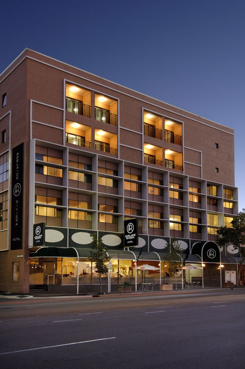 Adelaide Riviera Hotel - E Caravan Parks 0