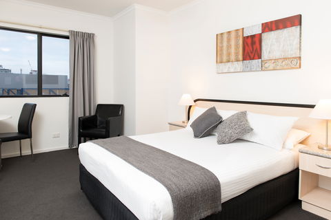 Adelaide Riviera Hotel - E Caravan Parks 2