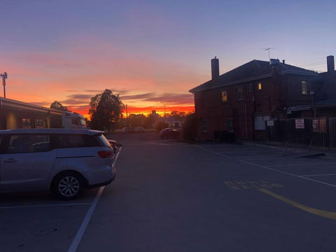 Guiding Star Hotel - E Caravan Parks 0