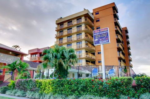 Coral Towers Holiday Apartments - E Caravan Parks 0