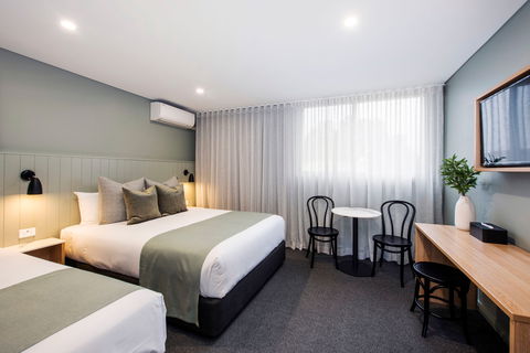 Aden Hotel Mudgee - E Caravan Parks 1