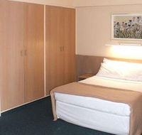 Metropolitan Motor Inn - E Caravan Parks